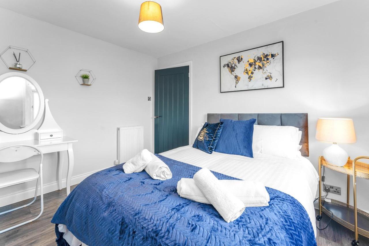 Modern & Spacious 2 Bedroom House - Free Parking - Front & Back Garden - Private Main Door Entrance Edinburgh Exteriér fotografie