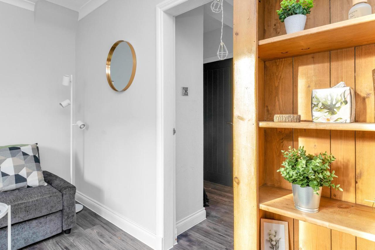Modern & Spacious 2 Bedroom House - Free Parking - Front & Back Garden - Private Main Door Entrance Edinburgh Exteriér fotografie