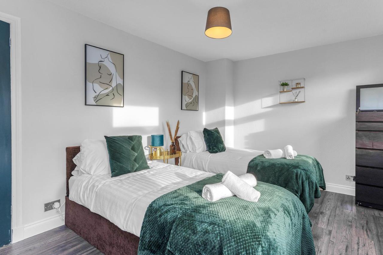 Modern & Spacious 2 Bedroom House - Free Parking - Front & Back Garden - Private Main Door Entrance Edinburgh Exteriér fotografie